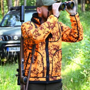 Actionbild einer Person in Jagdjacke mit der Unterschrift Jagdbekleidung und einem Link zu den entsprechenden Artikeln